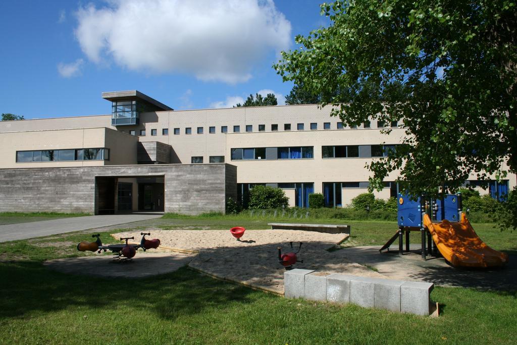 Jeugdherberg De Peerdevisser Oostduinkerke Exterior photo