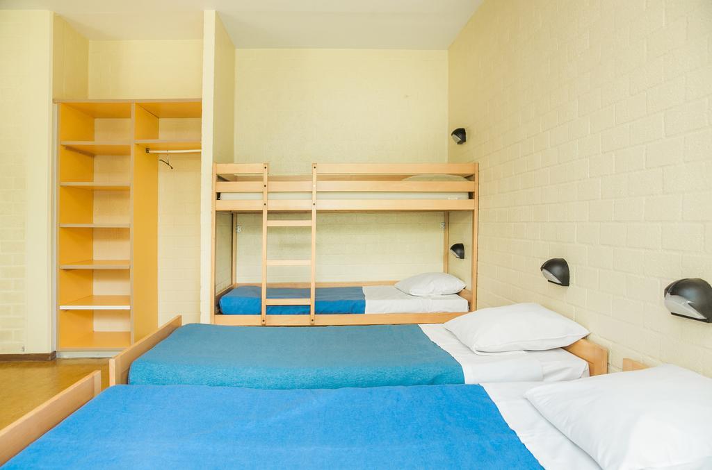 Jeugdherberg De Peerdevisser Oostduinkerke Room photo